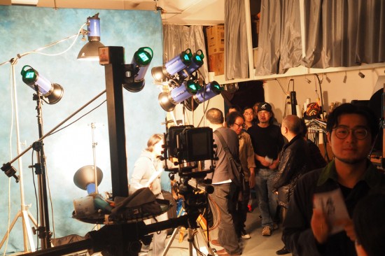 セットが組まれ、撮影を解説するワークショップが行われていたスタジオ。